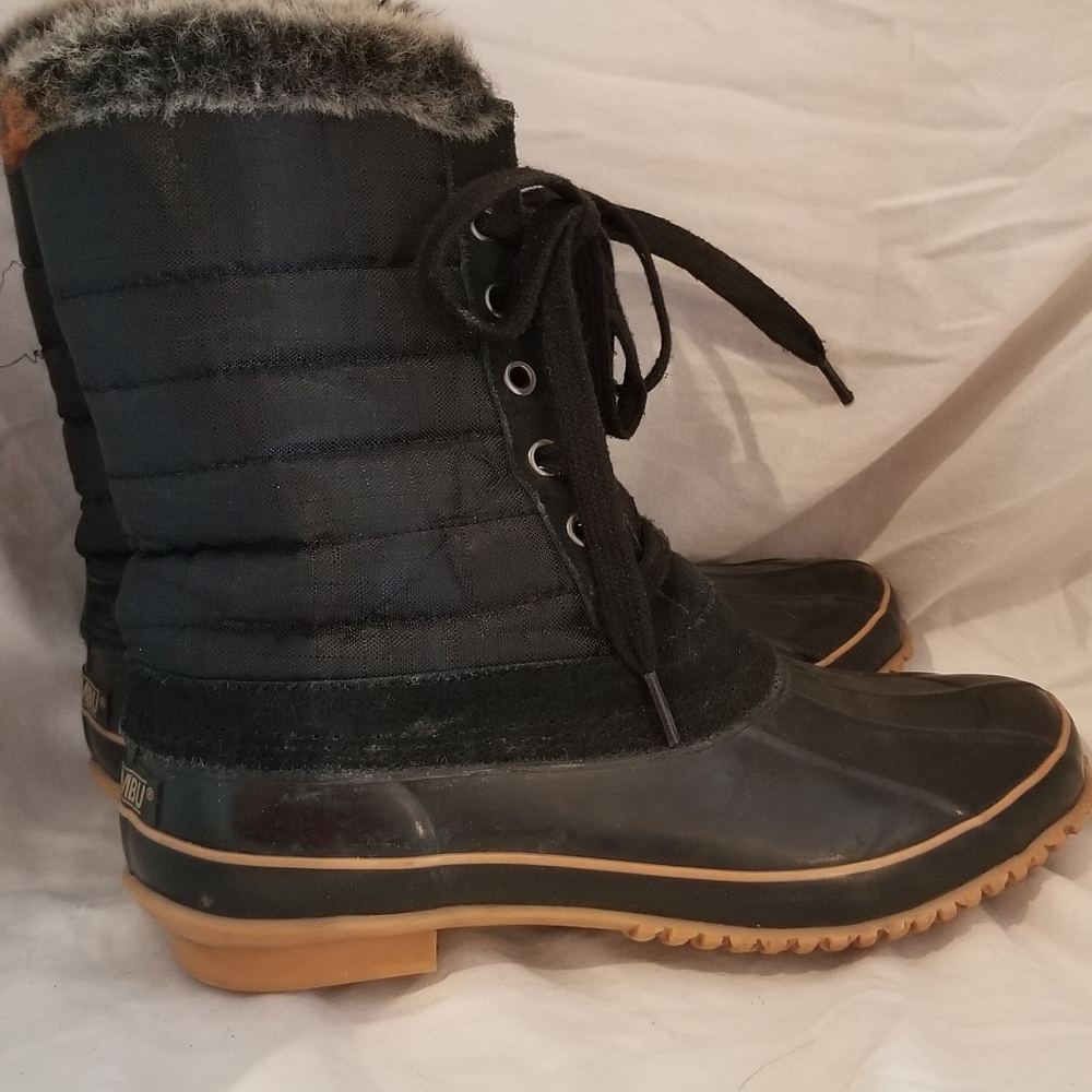 Khombu women boot size 9 Medium